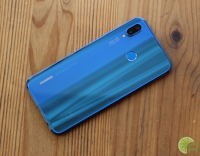 Синий Huawei P20 Lite
